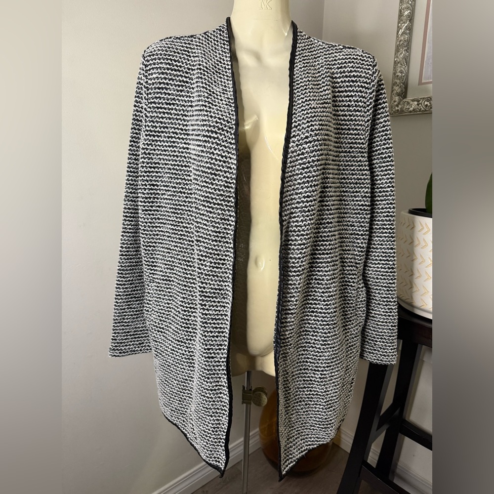 Cleo coat/cardigan with black leather- like lining and side pockets Medium